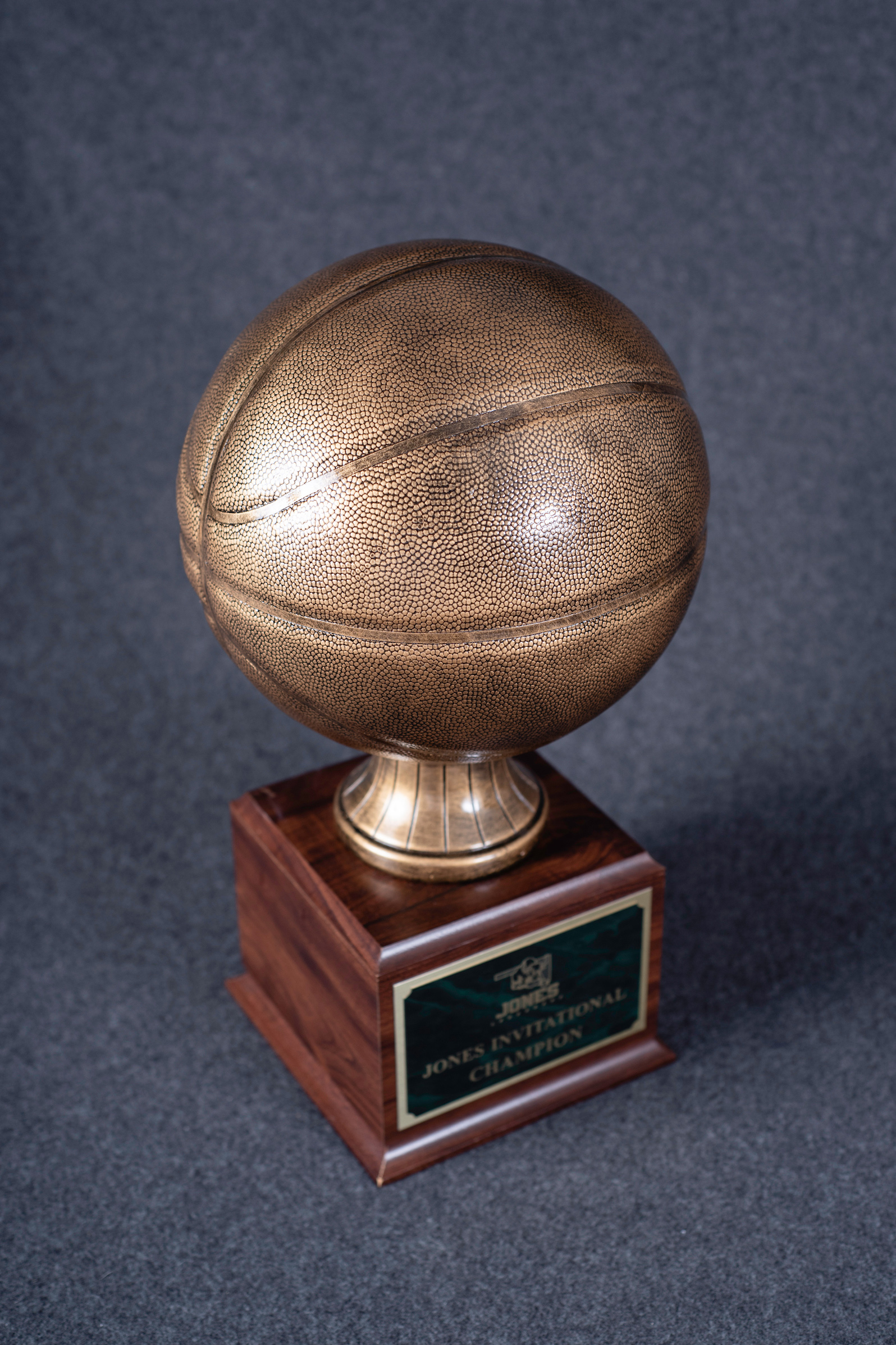 FANTASY BASKETBALL PERPETUAL TROPHY 22 YEARS 32 INCHES TALL * 